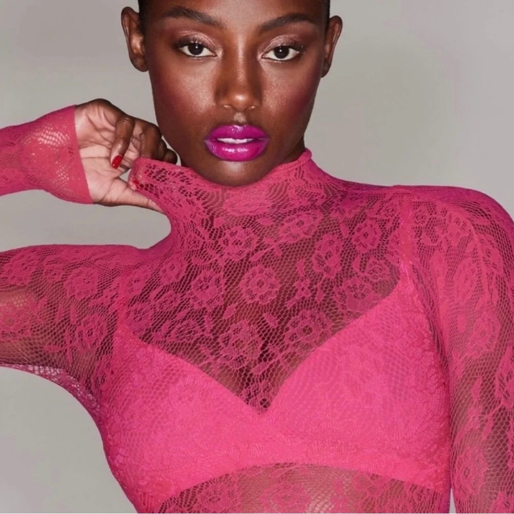 BNWT! SKIMS, WARP KNIT LACE BODYSUIT IN PUNCH / XXS-S, SOLD OUT! 😻💖 - Picture 2 of 7